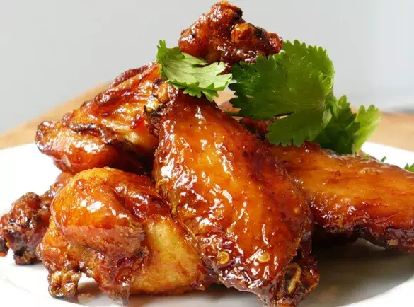 Куриные грудки запеченные с медово-горчичным соусом