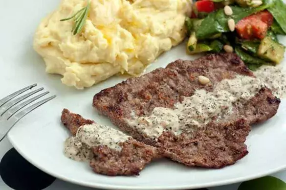 Говядина в соусе из хрена