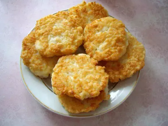 Простые биточки с черносливом