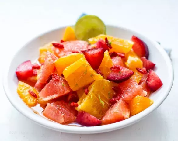 Сезонный фруктовый салат