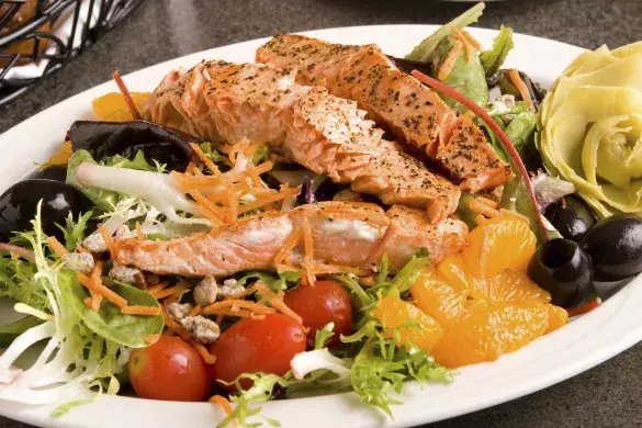 Красная рыба с мягким сыром