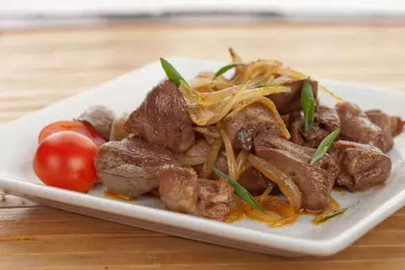 Ужин с куриными сердечками в томатном соусе