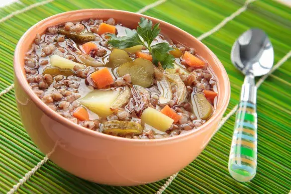 Постный рассольник с гречкой