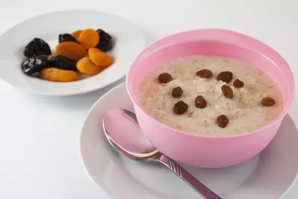 Каша с сухофруктами на молоке