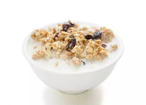Зерновая каша с изюмом