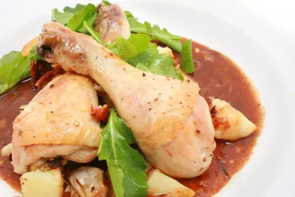 Вареная куриная голень, без кожи