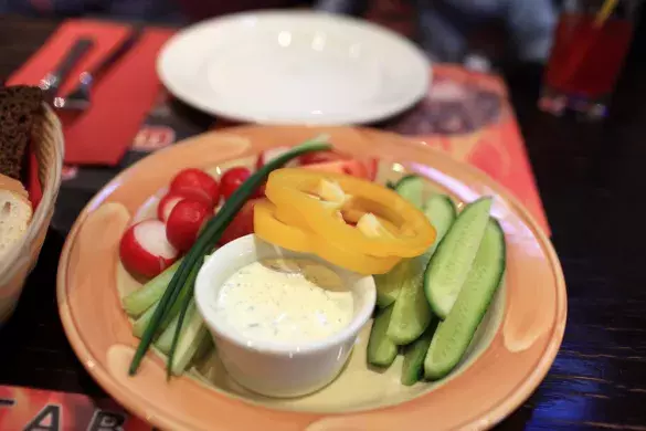 Летний салат с сельдереем