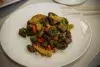 Тушеные куриные сердца с овощами