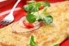 Омлет с сыром и салатом