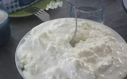 Большая порция творога с кефиром