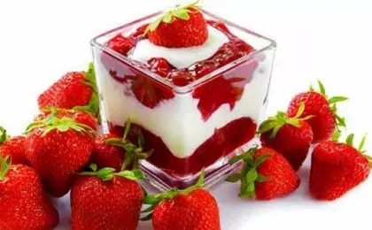 Мороженая клубника с творогом