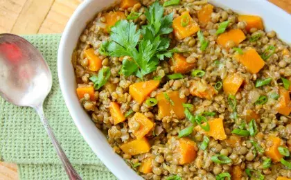 Чечевица тушеная с тыквой