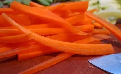 Морковный салат с имбирной заправкой