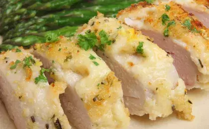 Куриные грудки, запеченные с начинкой