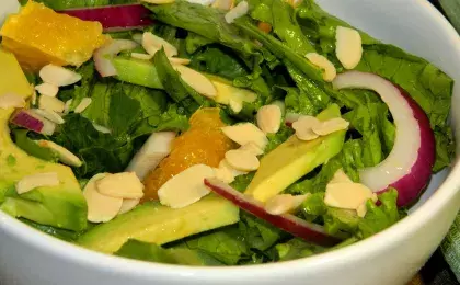 Зеленый салат с апельсином