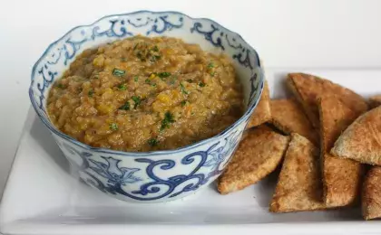 Диетическая кабачковая икра с тостами