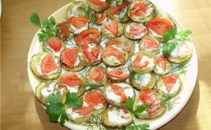 Кабачки пикантные запеченные, с помидорами