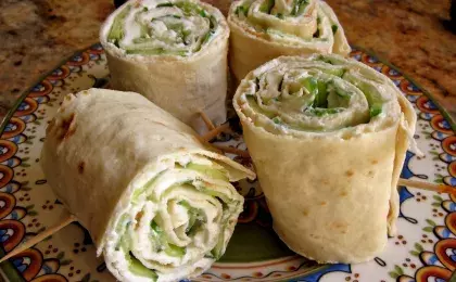 Обед с собой: лаваш-ролл с индейкой
