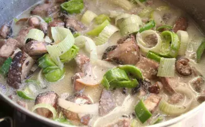 Лук-порей с грибами