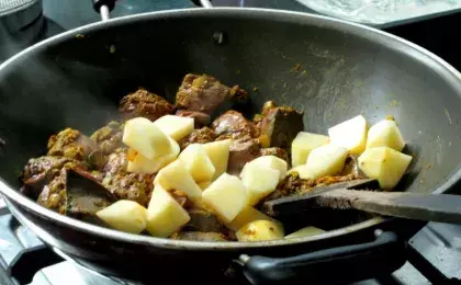 Ужин с печенью в яблоках и тыкве