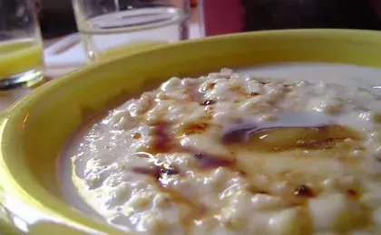 Ячменная каша с орехами и медом