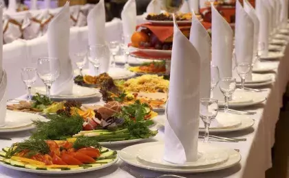 Питание вне дома: правила посещения ресторана