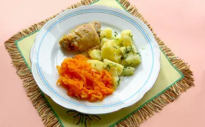 Вареная курица с цветным пюре