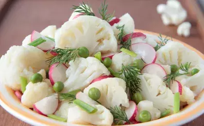 Цветная капуста с редиской