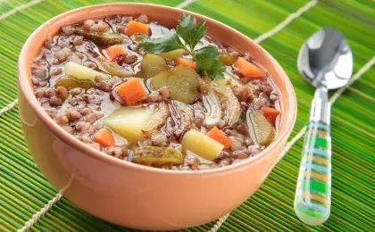 Постный рассольник с гречкой